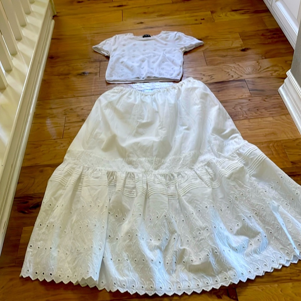 Shirt and Skirt combo outfit great for walking in gardens